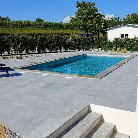 Holiday home Mit Privatpool Fuer 6 Personen Ca 57 Qm In Zarecje, Istrien Binnenland Von Istrien Pazin