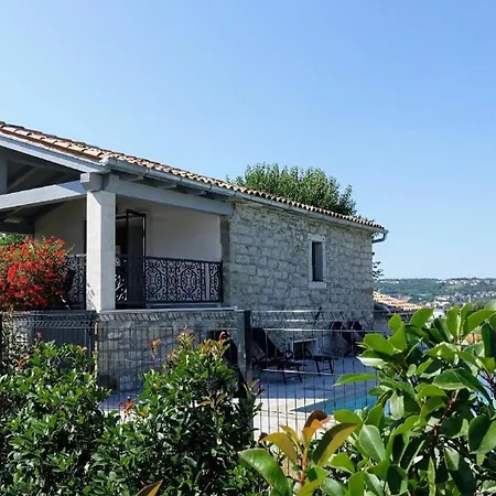 Mit Privatpool Fuer 6 Personen Ca 57 Qm In Zarecje, Istrien Binnenland Von Istrien Holiday home *